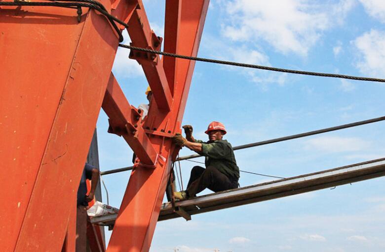 �\�]�K����